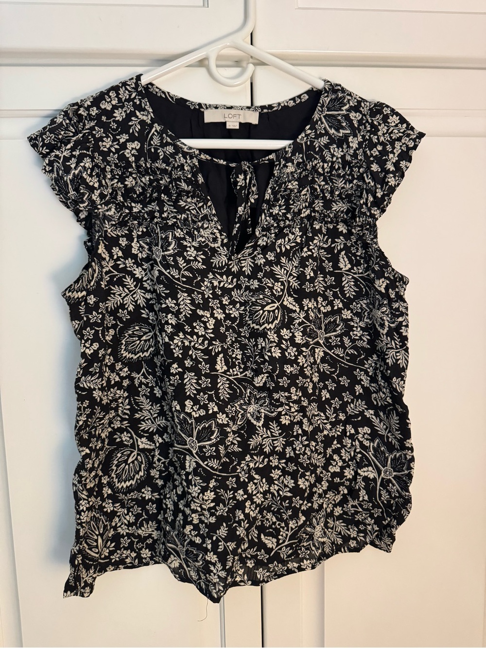 LOFT Black and White Floral Cap-Sleeve Blouse